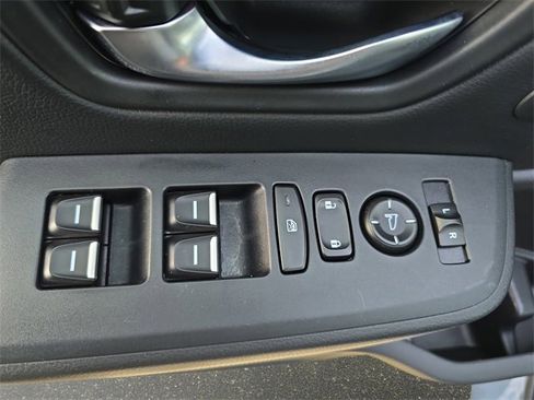 Used 2023 Honda Pilot Touring image 32