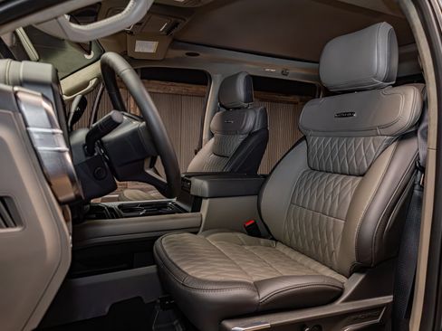 Used 2026 Ford F250 Platinum w/ Platinum Plus Package image 20