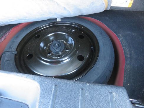 Used 2016 Ford Explorer XLT w/ Equipment Group 202A image 37