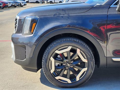New 2025 Kia Telluride S image 4