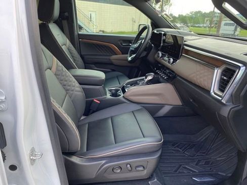 Used 2024 GMC Canyon Denali image 28