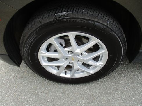 Used 2024 Chevrolet Equinox LT AWD/4WD image 9