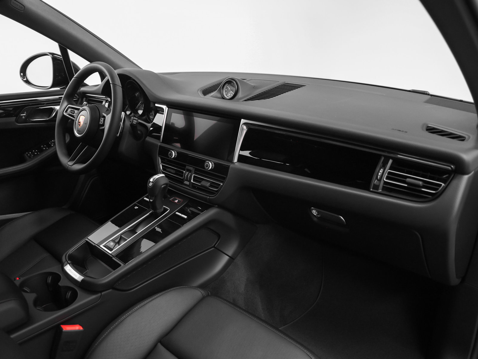 Certified 2026 Porsche Macan AWD/4WD image 23