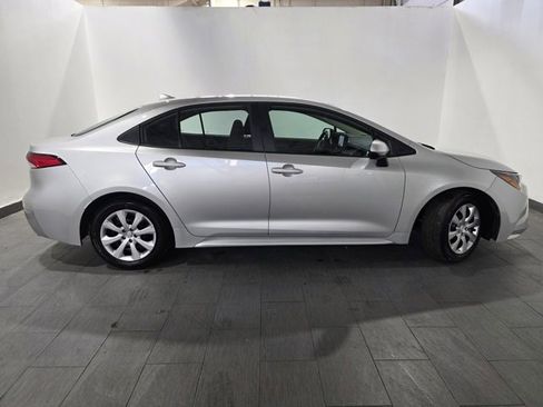 Used 2025 Toyota Corolla LE image 6