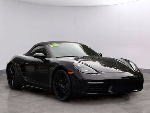 Used 2024 Porsche 718 Boxster RWD image 11