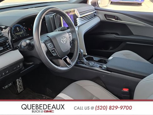 Used 2025 Toyota Camry SE w/ Convenience Package image 11