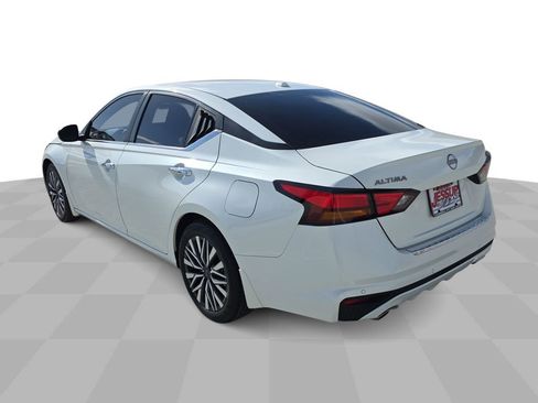 Used 2023 Nissan Altima 2.5 SV w/ SV Premium Package image 6