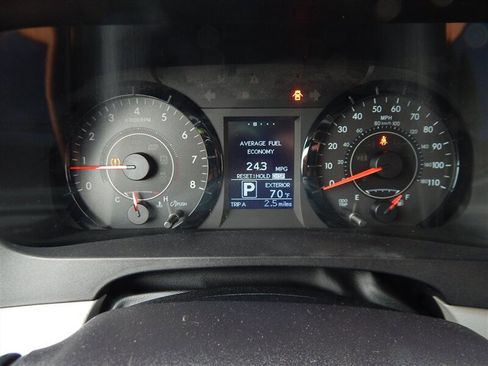 Used 2017 Toyota Sienna LE FWD image 31