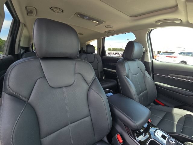 Used 2025 Kia Telluride EX w/ EX Captain's Chair Package FWD image 22