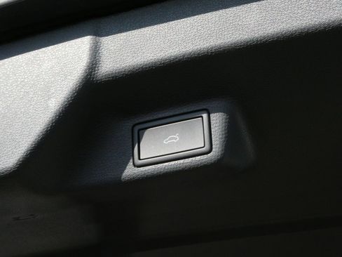 New 2025 Volkswagen ID. Buzz Pro S Plus image 25