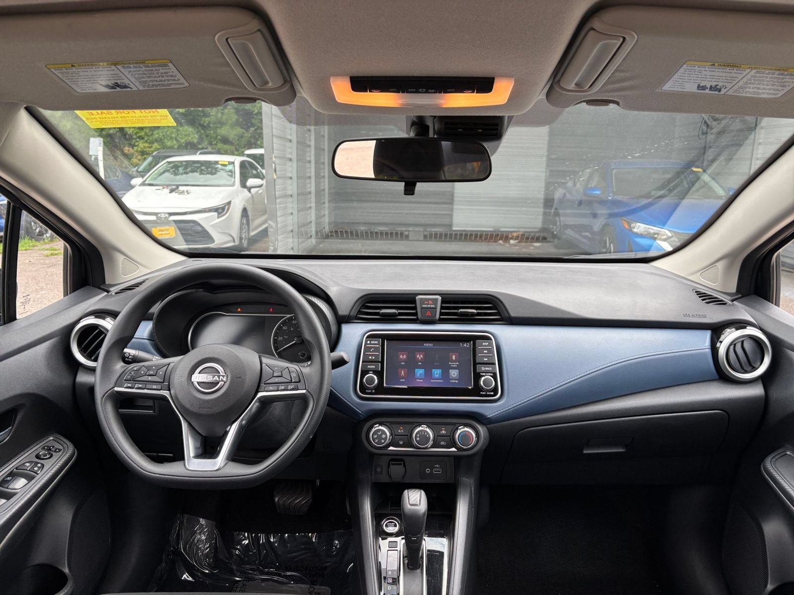Used 2025 Nissan Versa SV FWD image 29