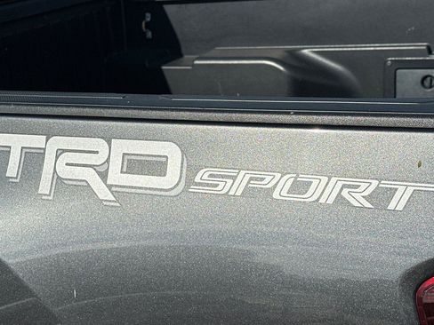 Used 2019 Toyota Tacoma TRD Sport image 5