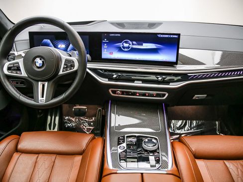 Used 2025 BMW X7 M60i AWD/4WD image 14