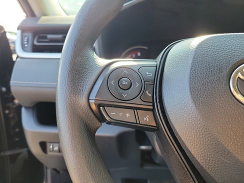 Used 2024 Toyota RAV4 XLE FWD image 22