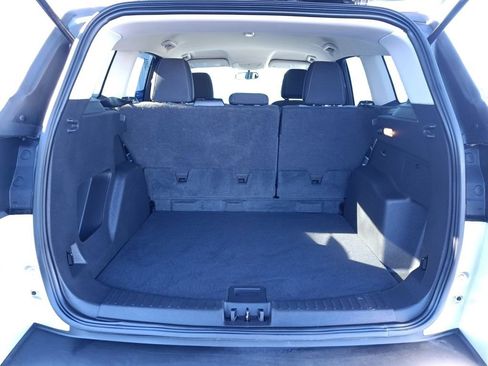 Used 2017 Ford Escape SE w/ Equipment Group 201A image 18