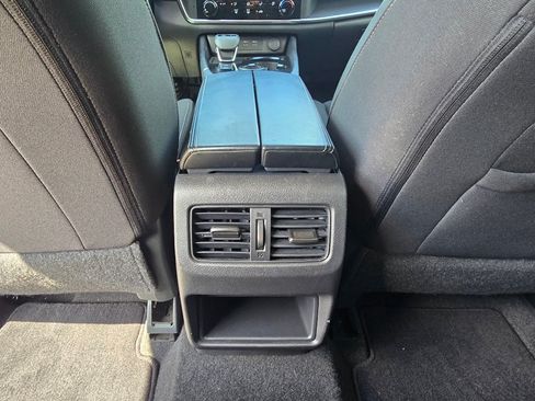 Used 2024 Nissan Rogue S AWD/4WD image 30