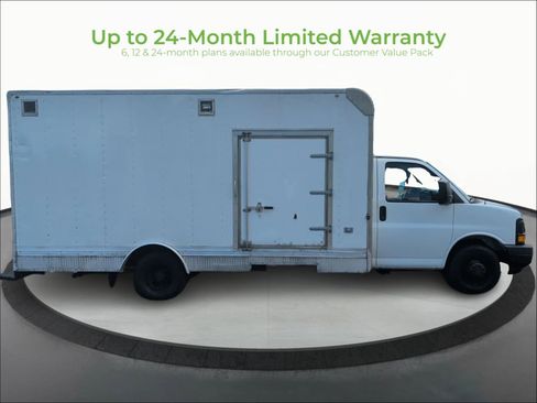 Used 2016 Chevrolet Express 4500 RWD image 8