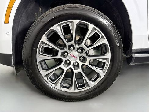 Used 2026 GMC Yukon XL Denali w/ Sun & Power Step Package AWD/4WD image 32