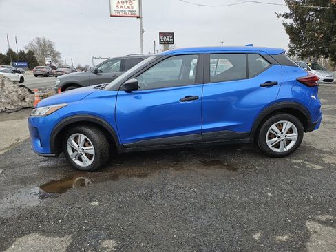 Used 2022 Nissan Kicks S image 2