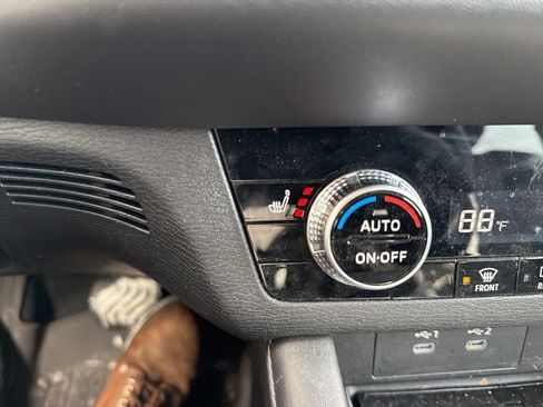 Used 2025 Mitsubishi Outlander ES image 12