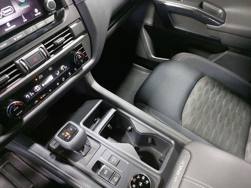 Certified 2025 Nissan Pathfinder S AWD/4WD image 24