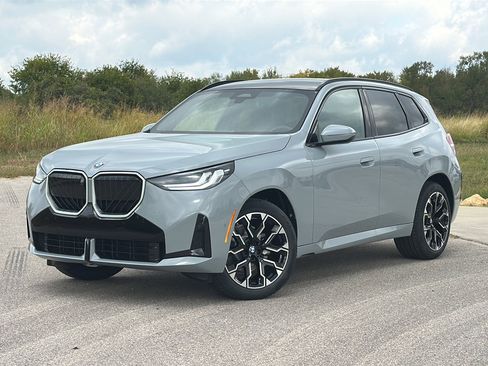 New 2026 BMW X3 xDrive30 w/ Premium Package image 2