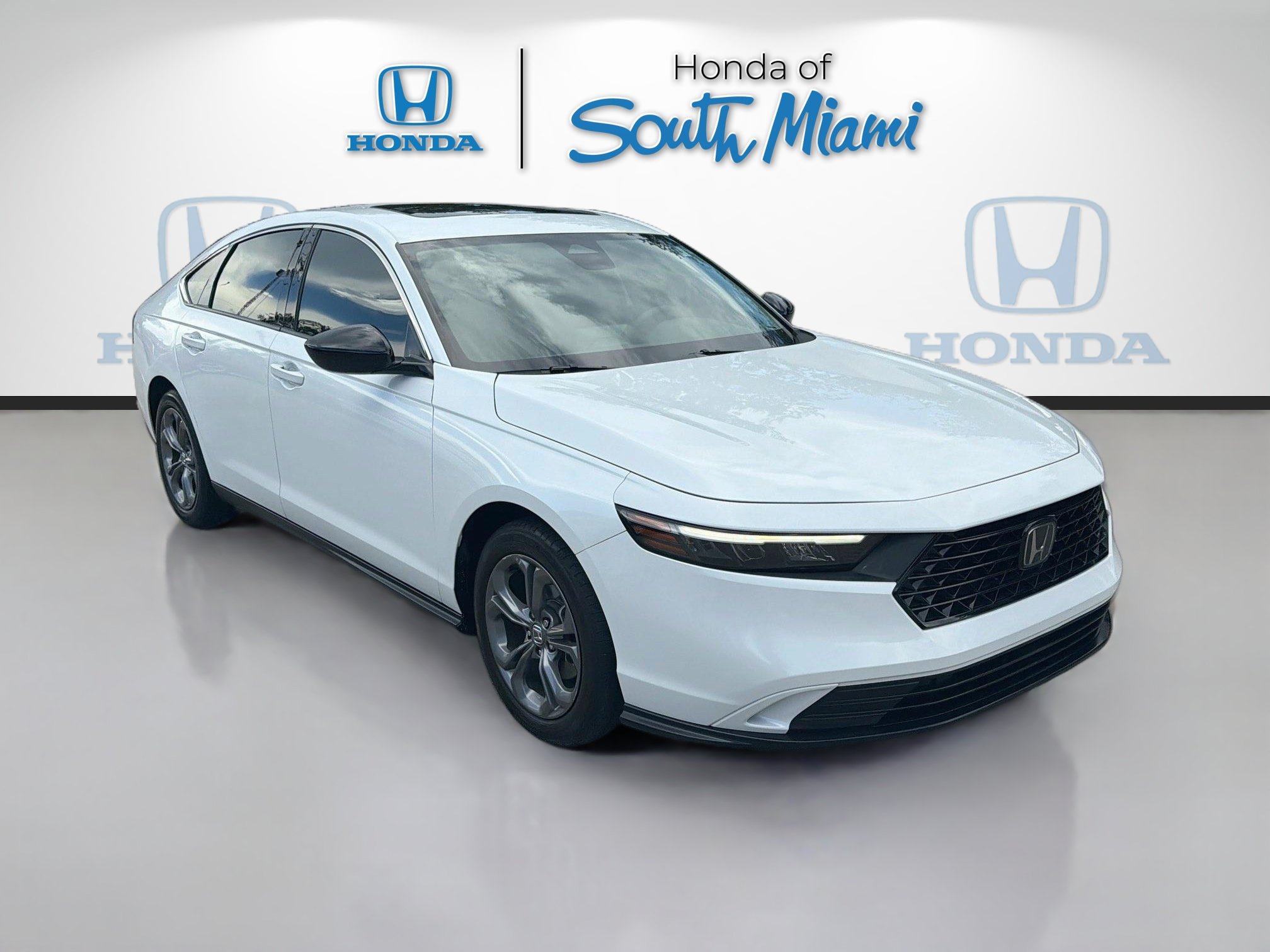 Used 2024 Honda Accord EX image 1