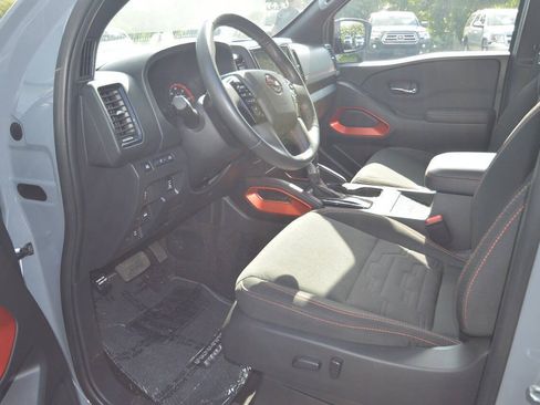 Used 2023 Nissan Frontier PRO-4X w/ Pro Convenience Package AWD/4WD image 6