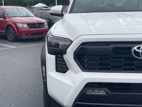 New 2025 Toyota Tacoma TRD Off-Road image 13