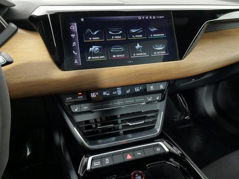 Used 2023 Audi e-tron GT Premium Plus image 50