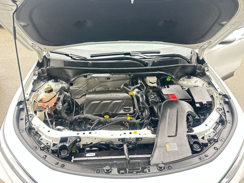 Used 2025 Buick Envista Preferred image 32