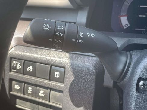 Used 2025 Toyota 4Runner TRD Off-Road image 30