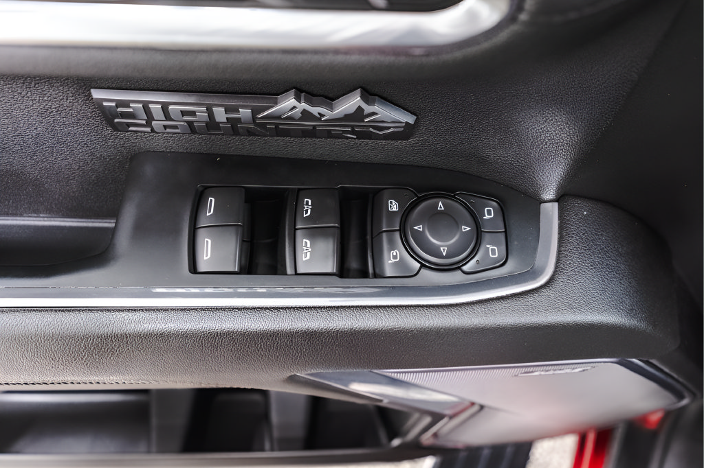 Used 2024 Chevrolet Silverado 1500 High Country AWD/4WD image 24