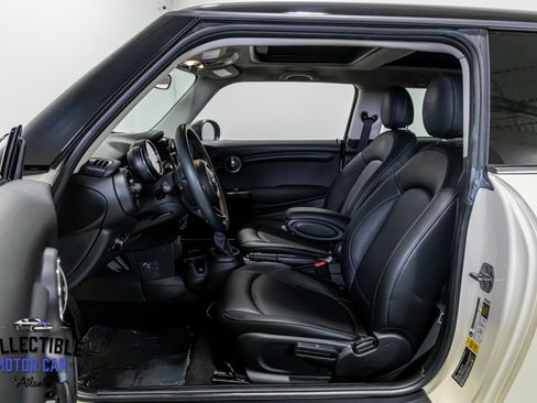 Used 2018 MINI Cooper 2-Door Hardtop image 37