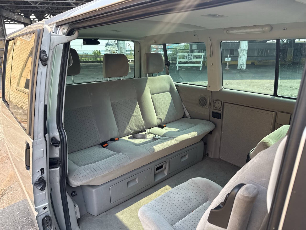 Used 2003 Volkswagen Eurovan MV FWD image 12