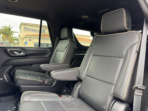Used 2024 GMC Yukon SLT AWD/4WD image 8