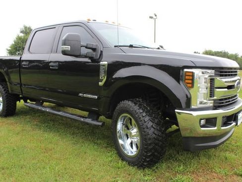 Used 2019 Ford F250 XLT w/ XLT Value Package AWD/4WD image 5