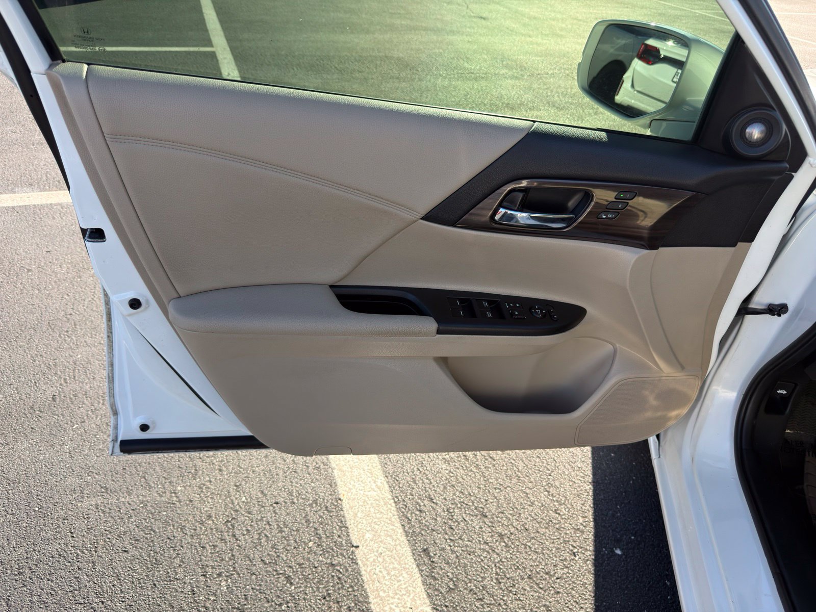Used 2017 Honda Accord EX-L image 18