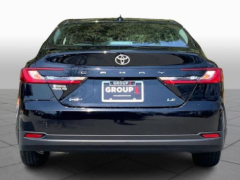 Used 2025 Toyota Camry LE image 5