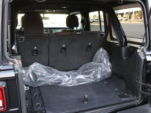 Used 2021 Jeep Wrangler Unlimited Sport S image 19