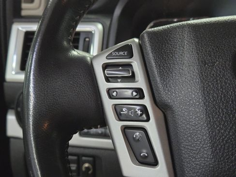 Used 2016 Nissan Titan PRO-4X w/ Pro-4x Convenience Package image 43