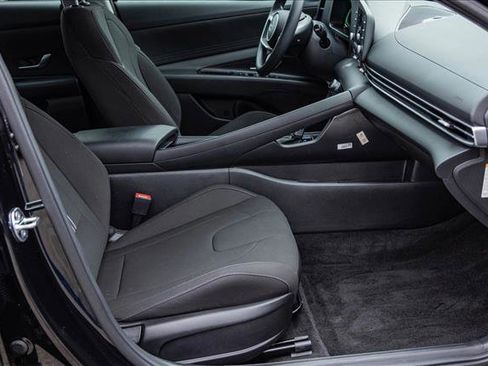 Certified 2025 Hyundai Elantra Blue image 28