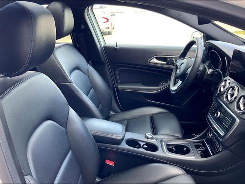 Used 2019 Mercedes-Benz GLA 250 4MATIC image 9
