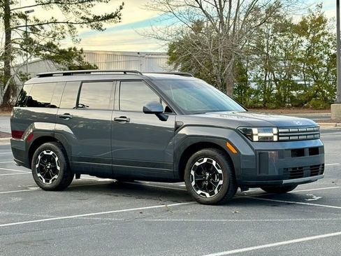 Used 2025 Hyundai Santa Fe SEL image 10