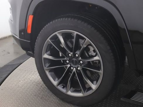 Used 2025 Jeep Grand Wagoneer Series II Obsidian w/ Quick Order Packagew 28T image 13