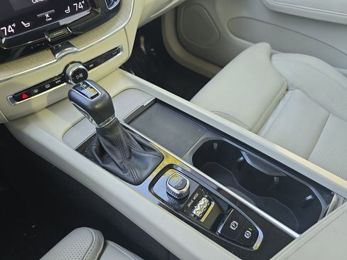 Used 2021 Volvo XC60 T5 Inscription w/ Advanced Package image 25