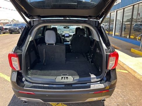 Used 2023 Ford Explorer Limited AWD/4WD image 5