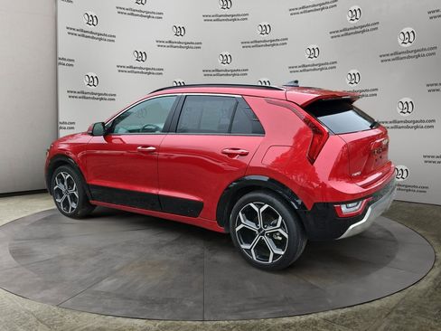 Used 2023 Kia Niro SX Touring FWD image 3