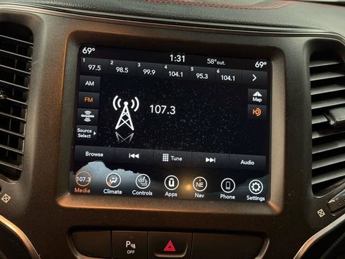 Used 2020 Jeep Cherokee Trailhawk w/ Comfort/Convenience Group image 36