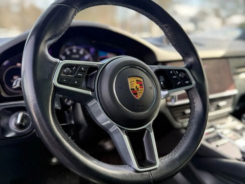 Used 2021 Porsche Cayenne AWD/4WD image 3